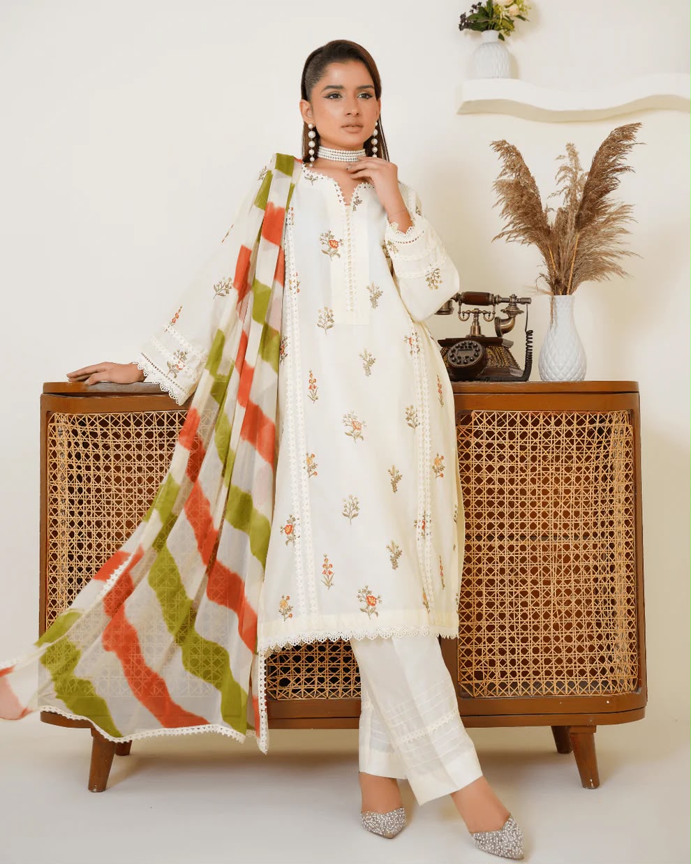 Luxury Lawn collection 3 pcs stitched