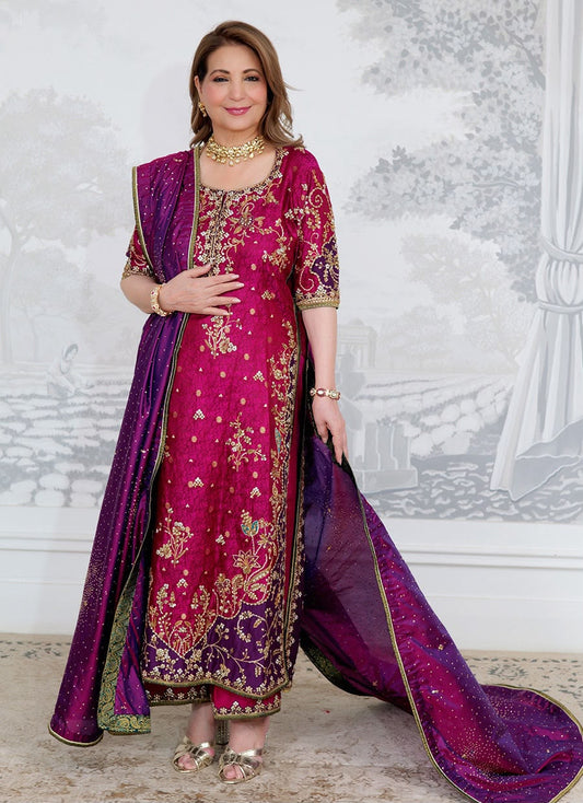 Farah Talib Aziz (Bita Magenta Kurta)
